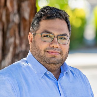 headshot of saint mary's professor safwat hamad