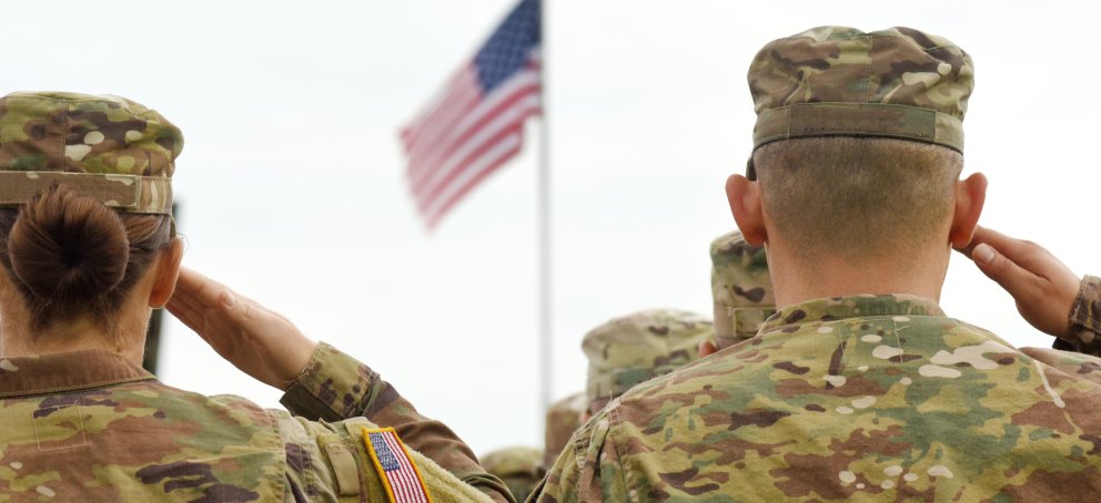 soldiers saluting