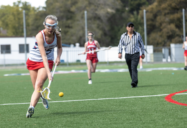 Bri Kyne controls the ball off the draw for the Gaels.
