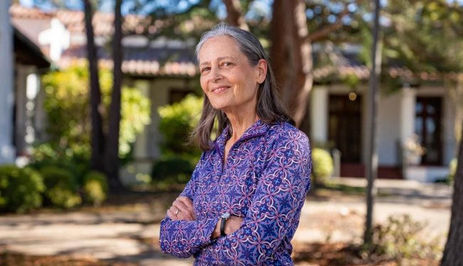 Gretchen Lemke-Santangelo portrait on campus