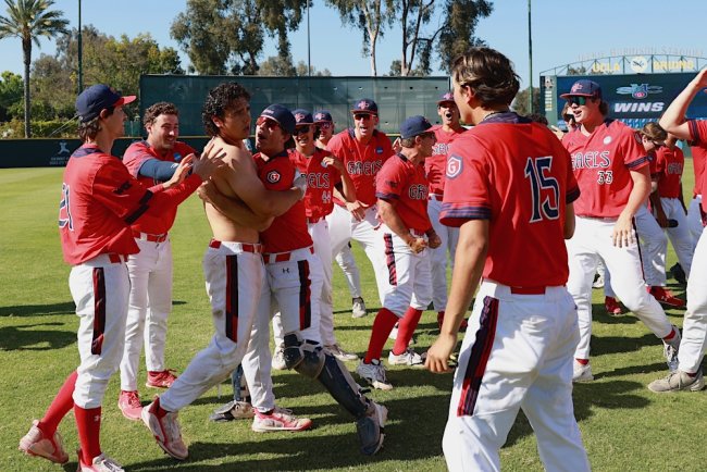 Gaels celebrate after beating UCLA on May 31, 2026 in NCAA Regional