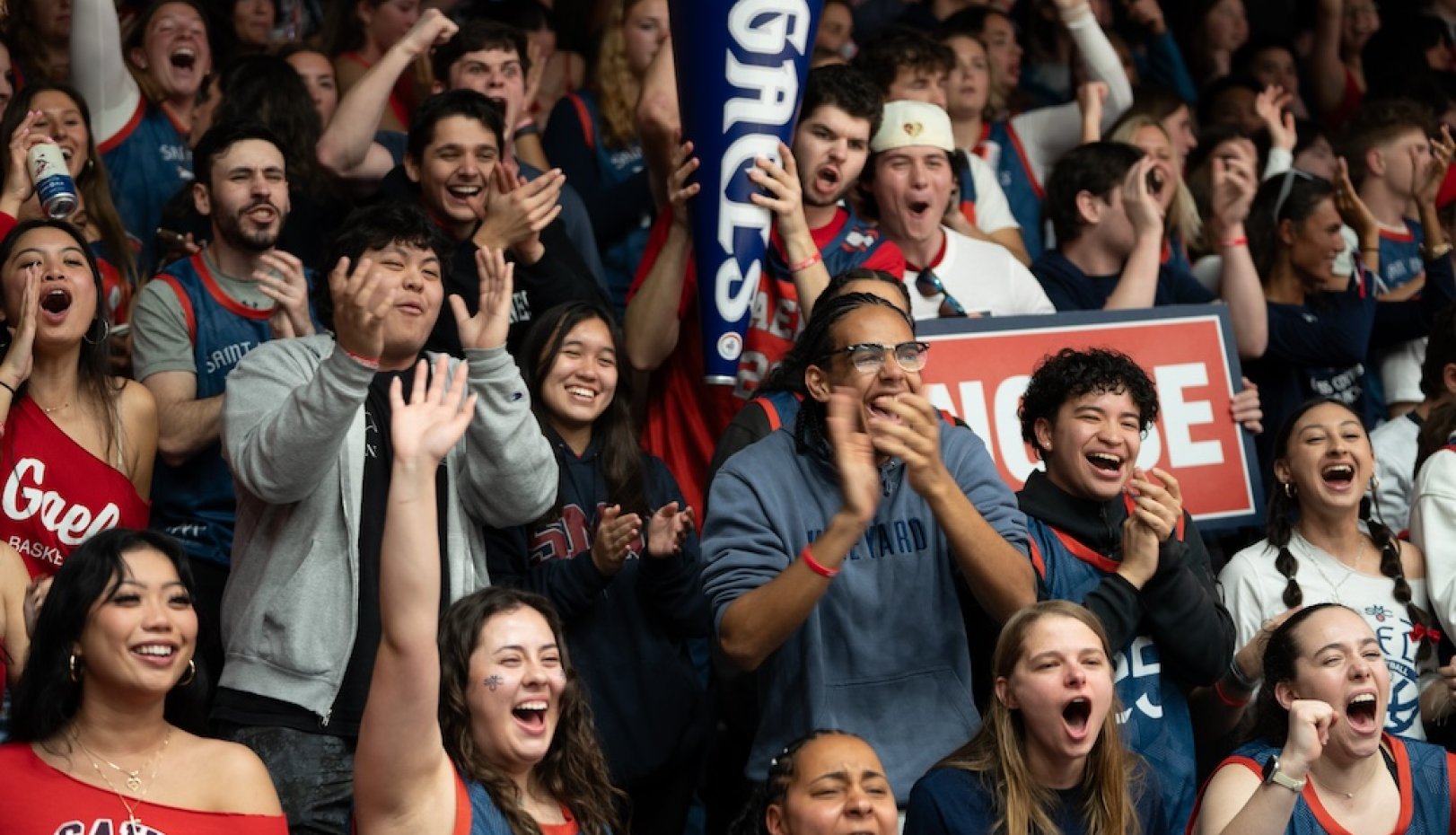 Fans cheer at SMC vs Gonzaga game