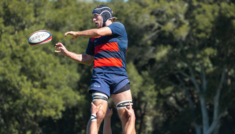 Mens Rugby line out