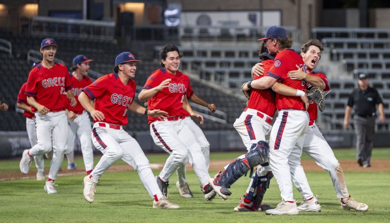 Baseball team celebrates winning 2025 WCC Championship