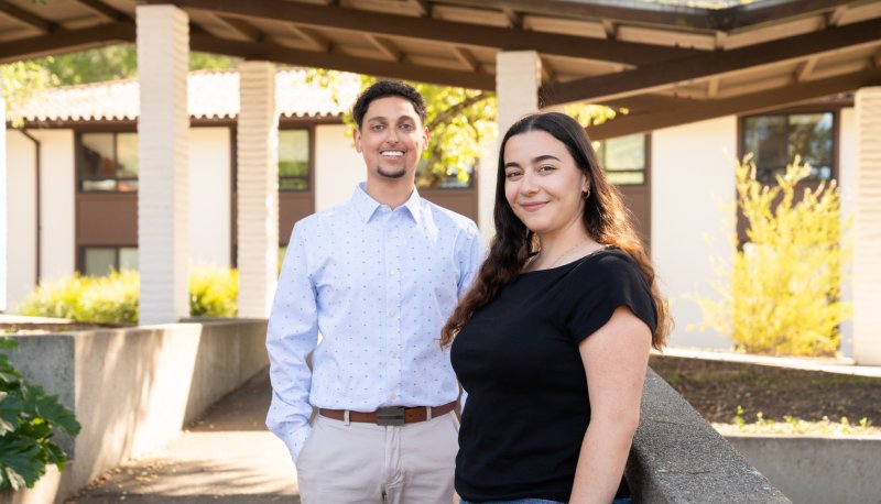 Saifo Haddad and Sara Alhejazin pose on campus