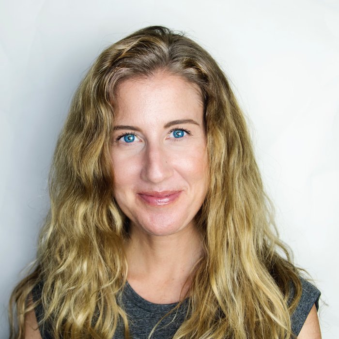 Stacey Robbins Headshot